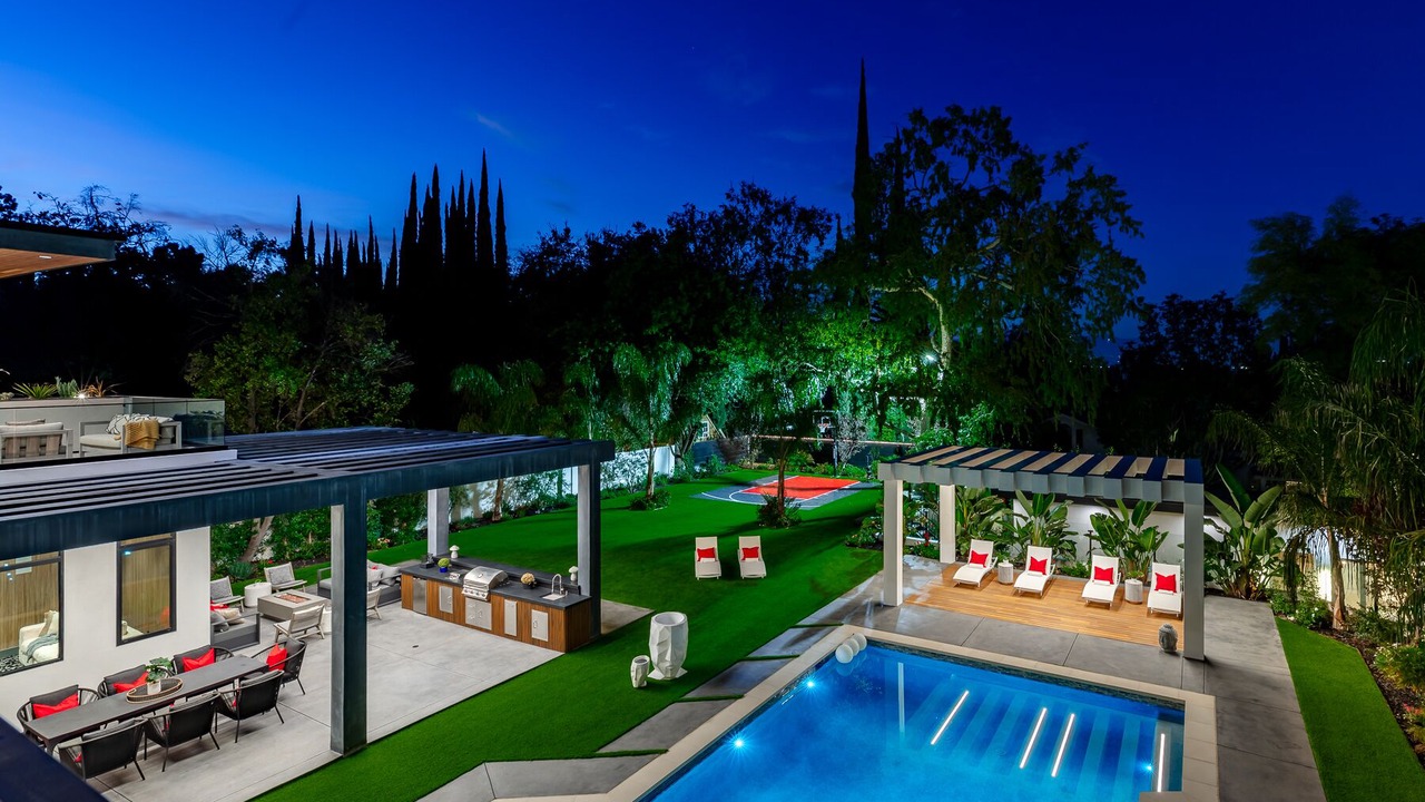 Photo of Outdoor in Tarzana