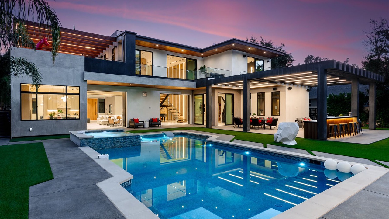 Photo of Outdoor in Tarzana