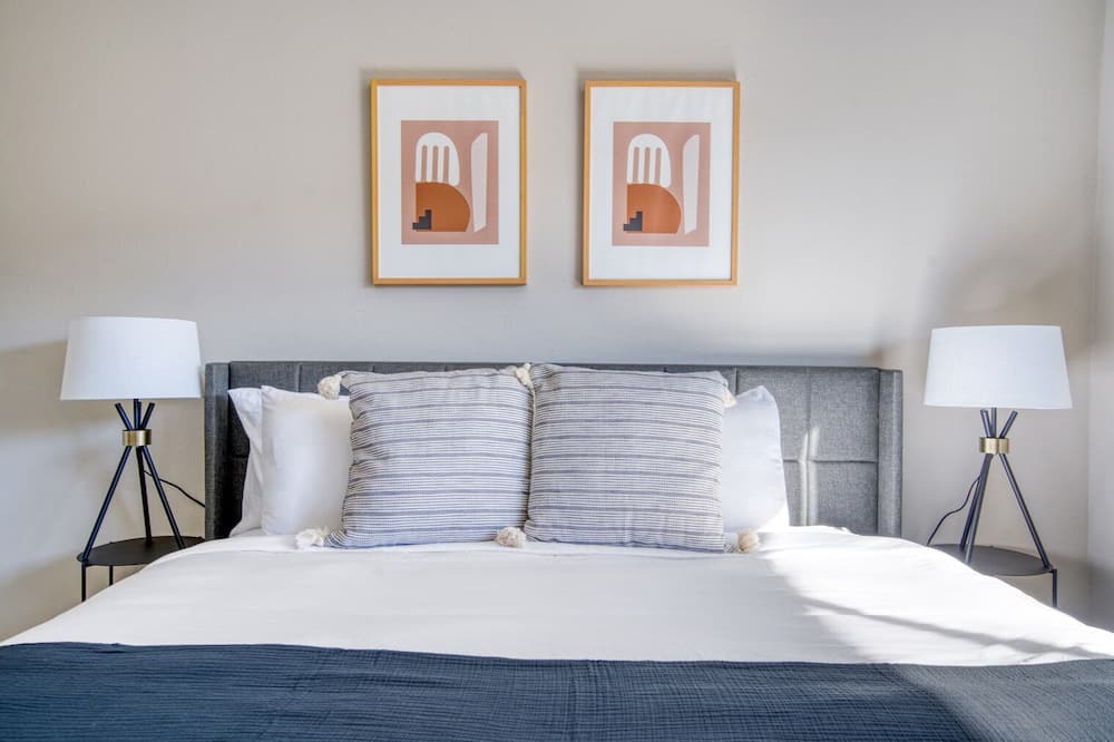 Photo of Bedroom in Shoreline West