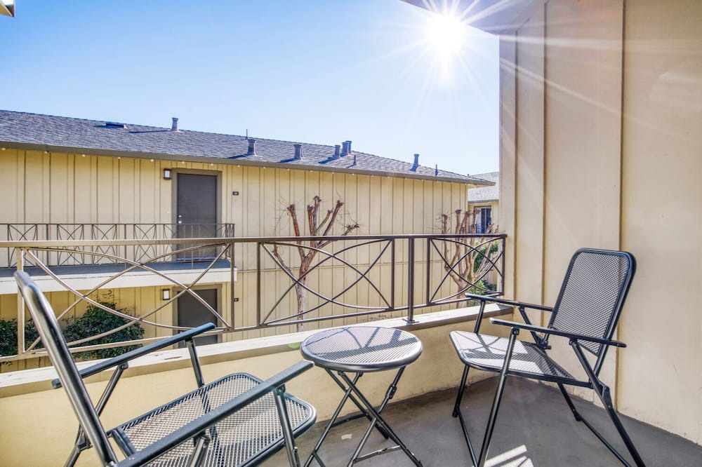 Photo of Patio Balcony in Shoreline West
