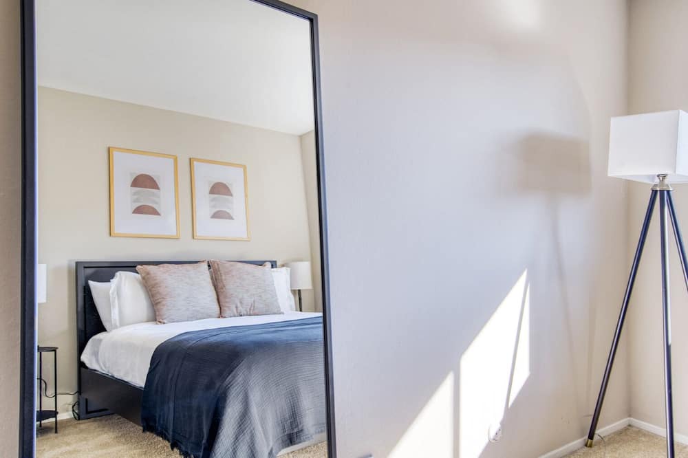 Photo of Bedroom in Shoreline West