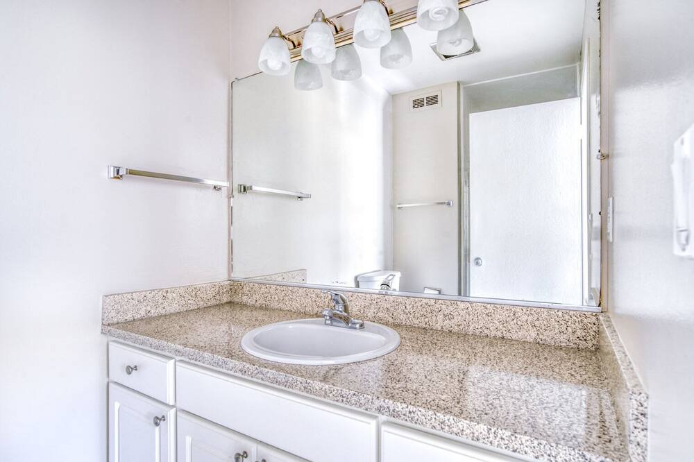 Photo of Bathroom in Shoreline West
