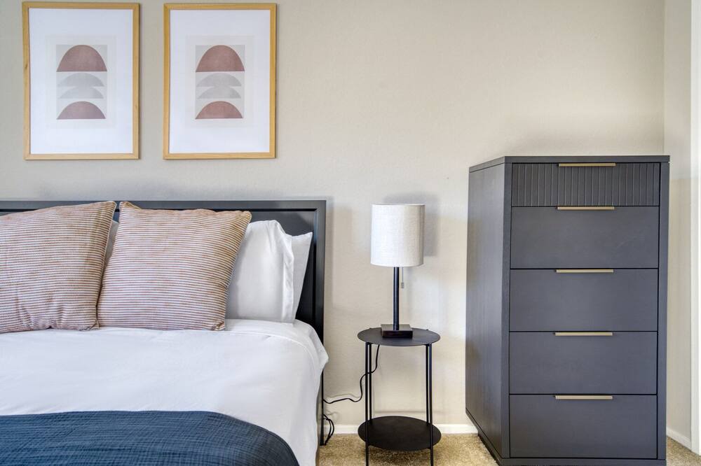 Photo of Bedroom in Shoreline West