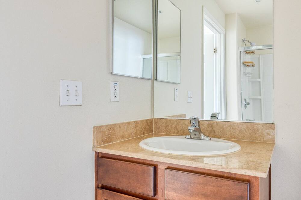 Photo of Bathroom in Koreatown