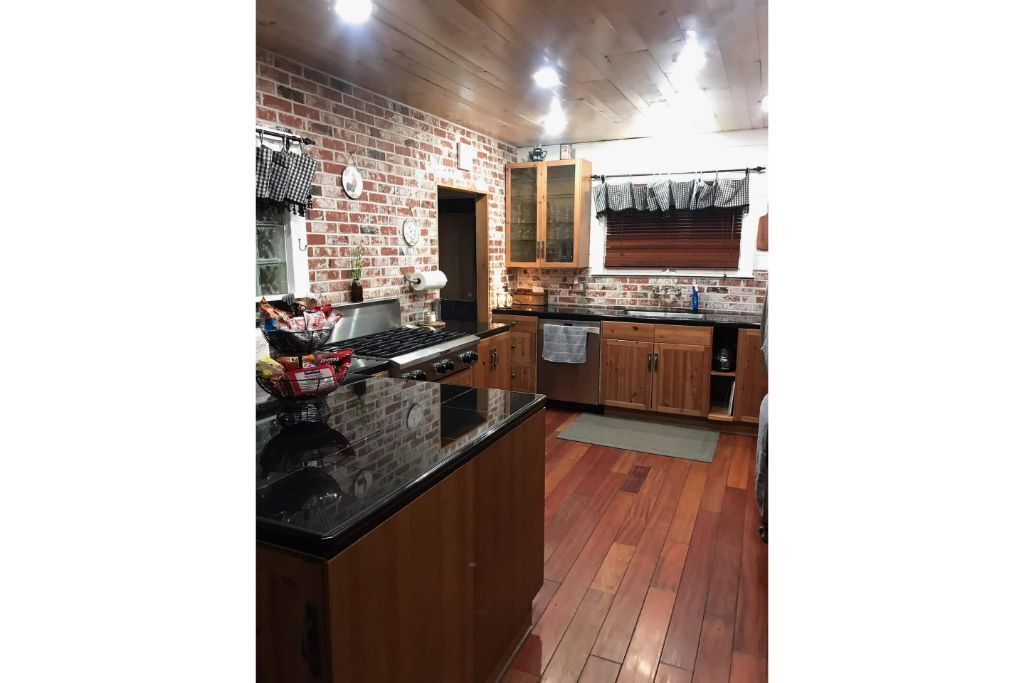 Photo of Kitchen in Cedarpines Park