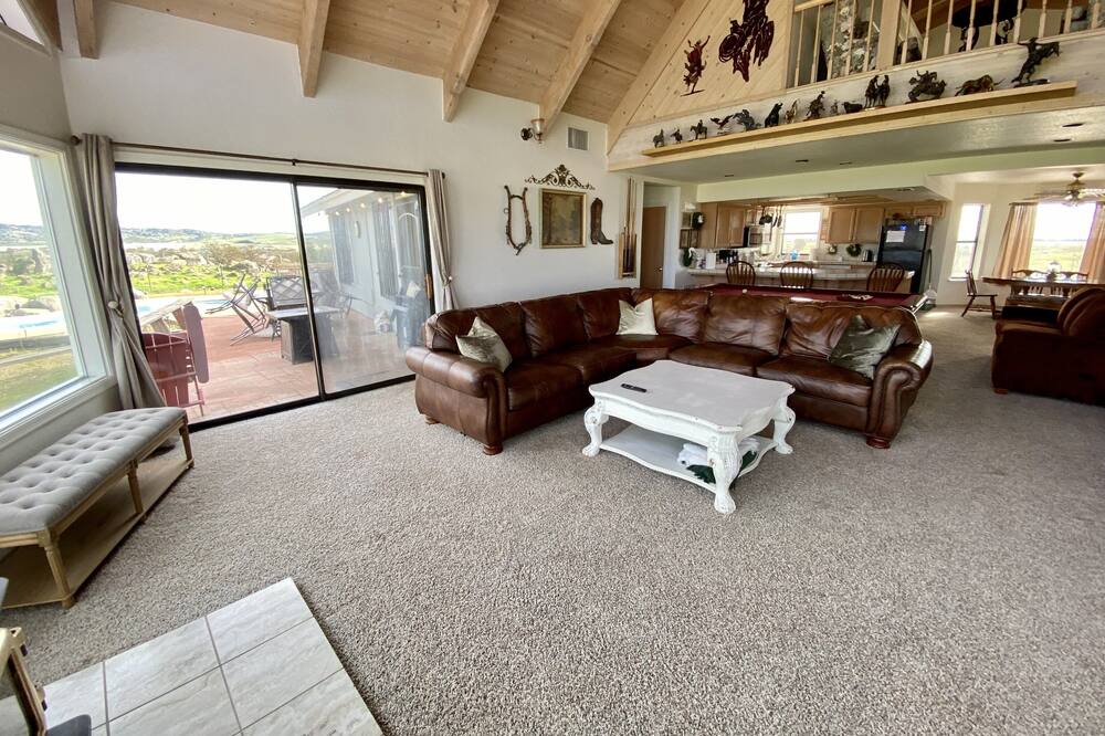 Photo of Livingroom in Raymond