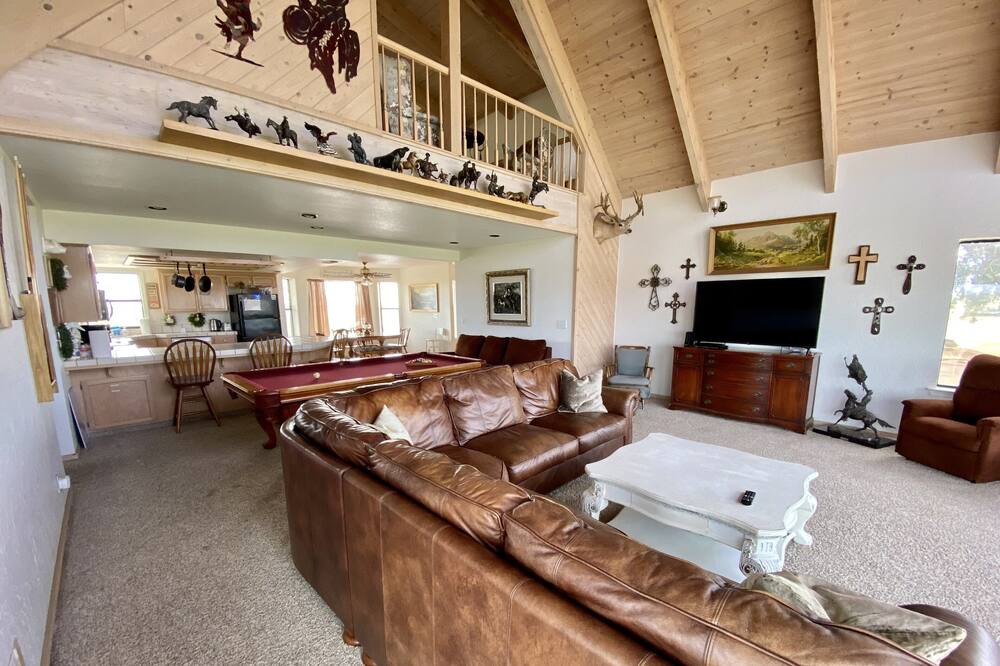 Photo of Livingroom in Raymond