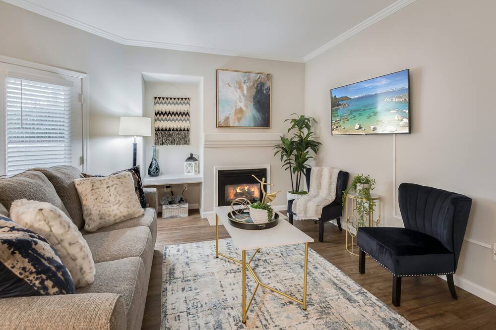 Photo of Livingroom in Roseville