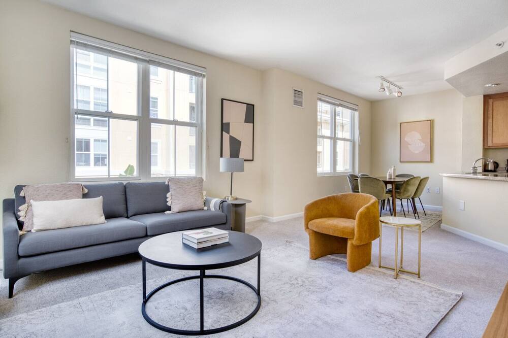 Photo of Livingroom in San Bruno