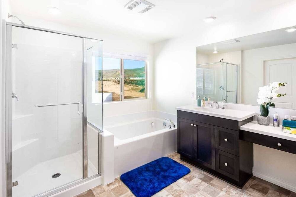 Photo of Bathroom in Jurupa Valley