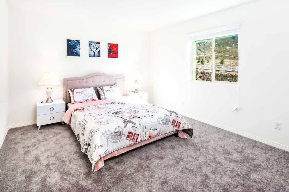 Photo of Bedroom in Jurupa Valley