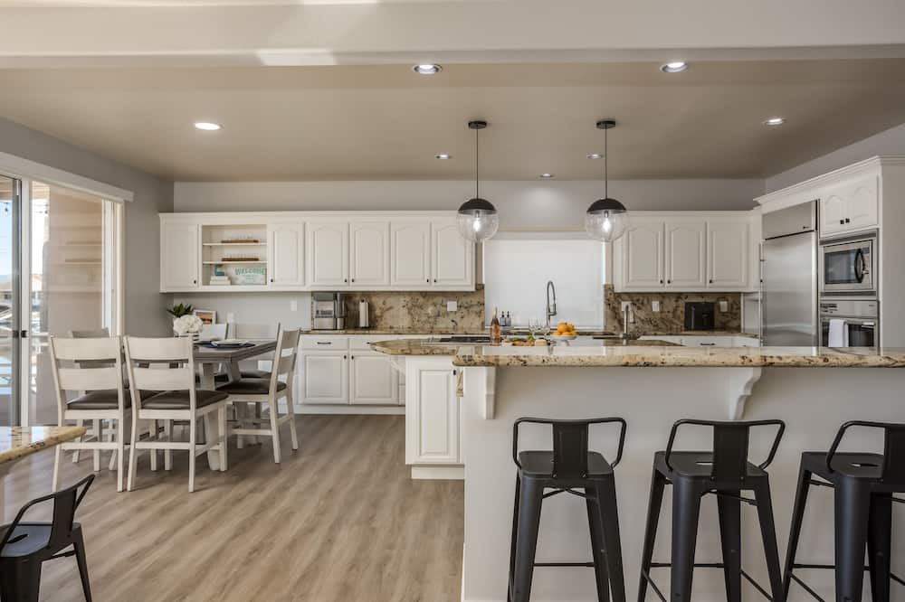Photo of Kitchen in Discovery Bay