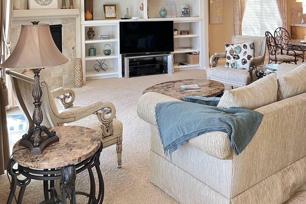 Photo of Livingroom in Desert Hot Springs