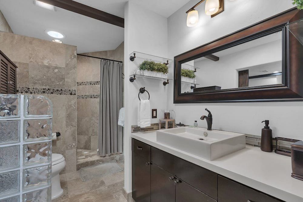Photo of Bathroom in La Quinta Cove