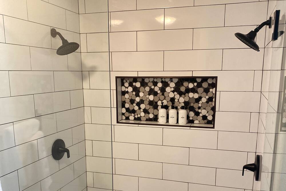 Photo of Bathroom in Val Vista Lakes