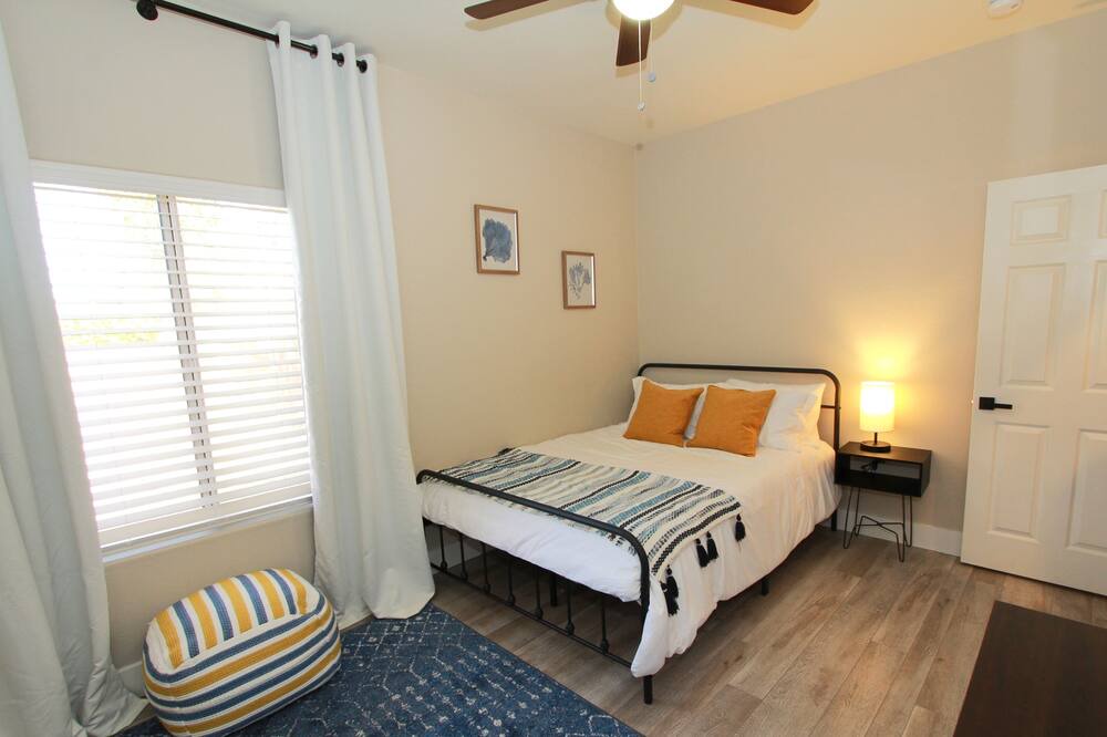 Photo of Bedroom in Val Vista Lakes
