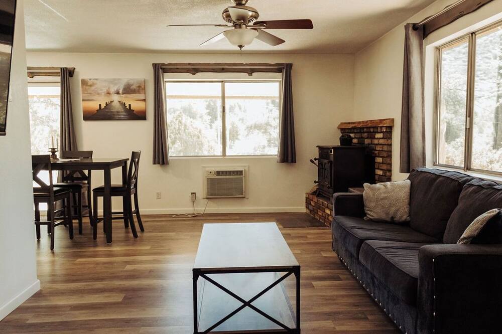 Photo of Livingroom in Hemet