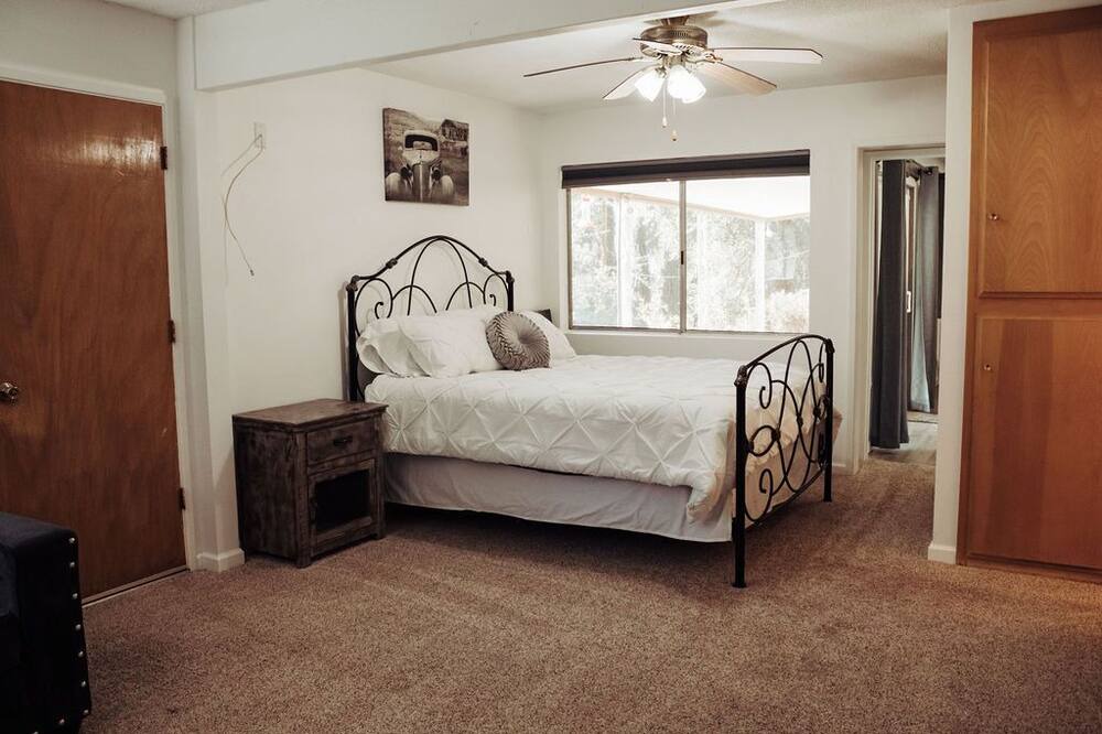 Photo of Bedroom in Hemet