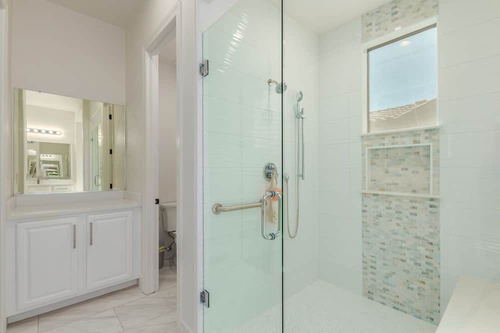 Photo of Bathroom in Vistancia