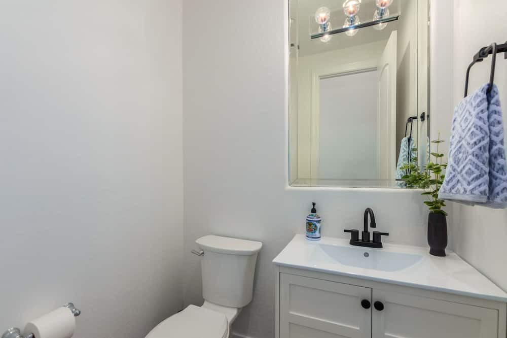 Photo of Bathroom in Vistancia