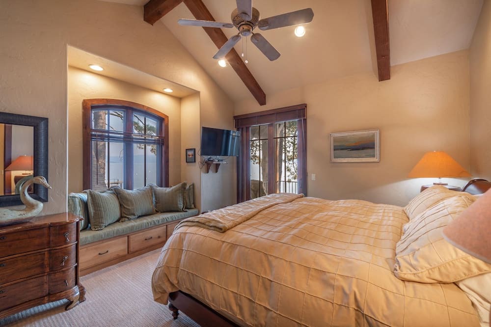 Photo of Bedroom in Homewood