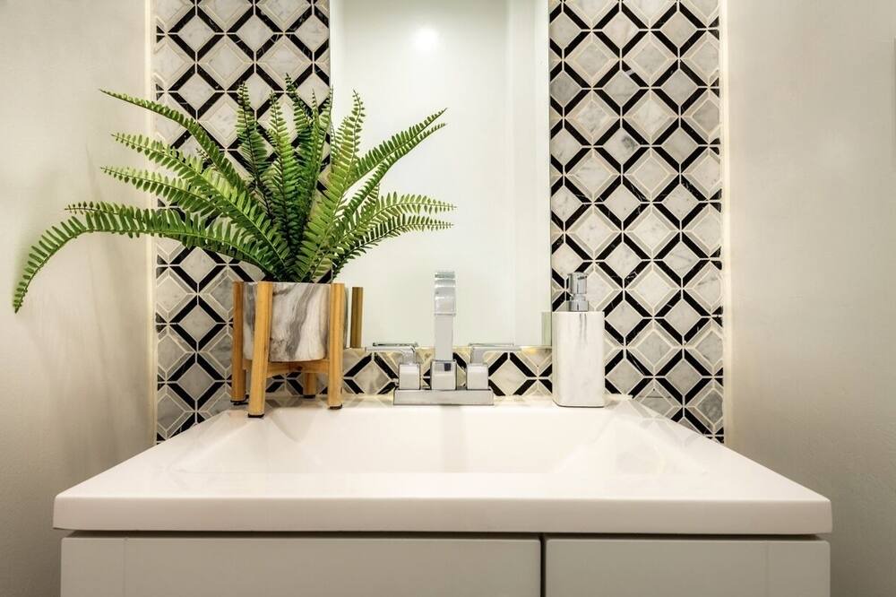 Photo of Bathroom in Los Angeles