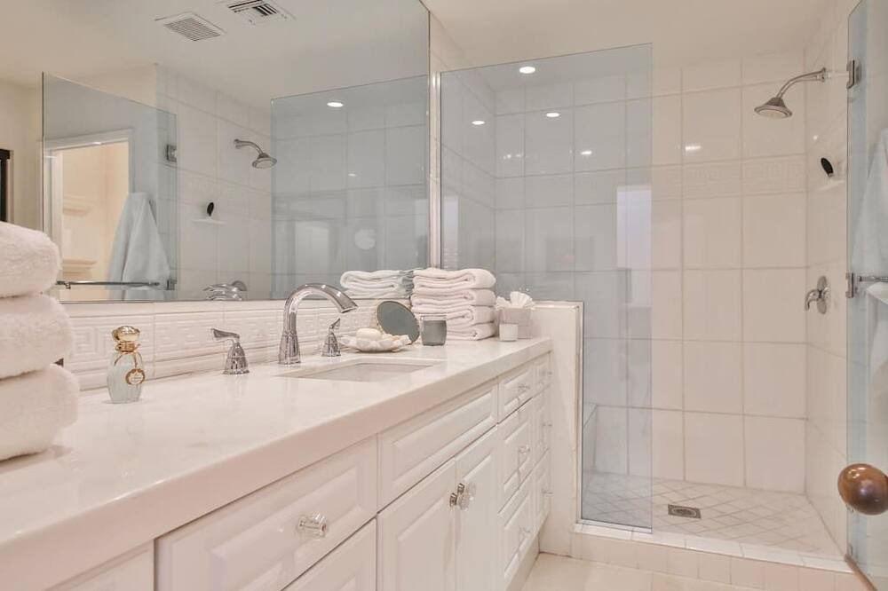Photo of Bathroom in Palm Desert