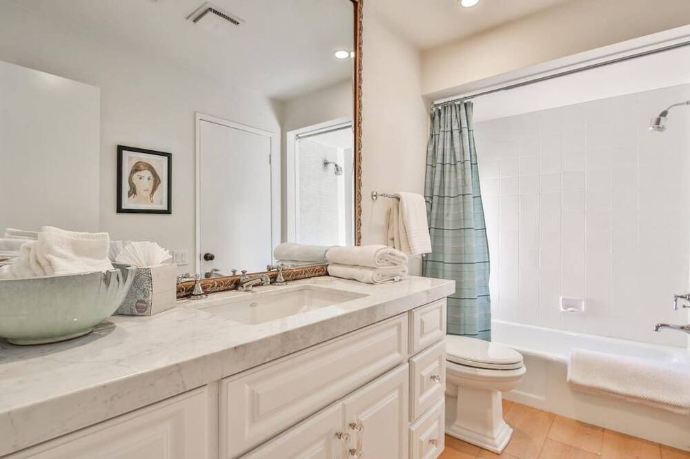 Photo of Bathroom in Palm Desert