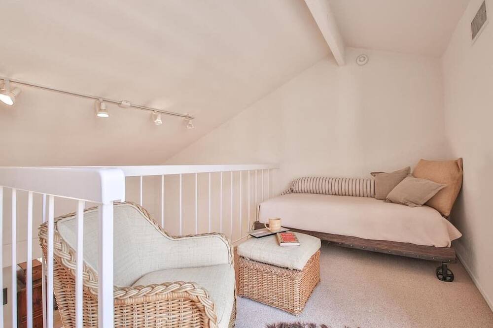 Photo of Livingroom in Palm Desert