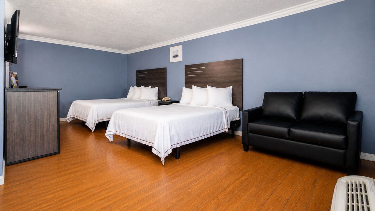 Photo of Bedroom in Orange