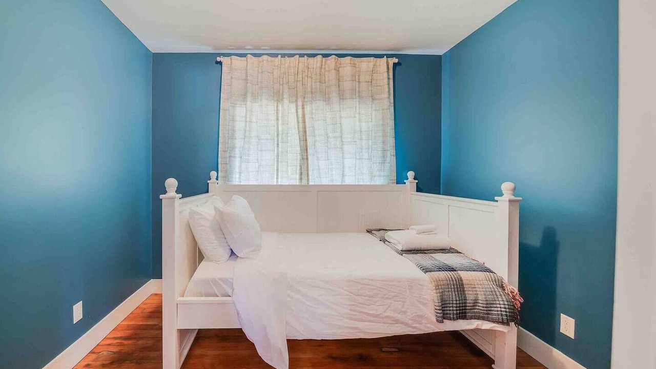 Photo of Bedroom in Twin Peaks