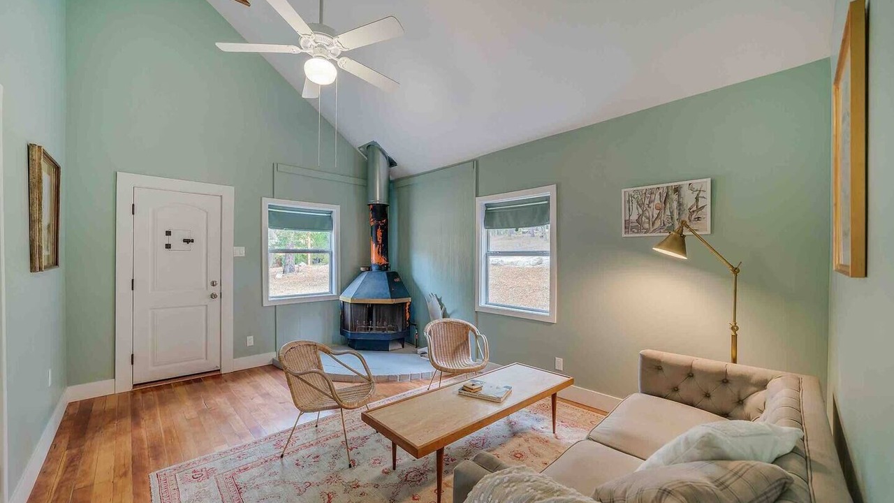 Photo of Livingroom in Twin Peaks