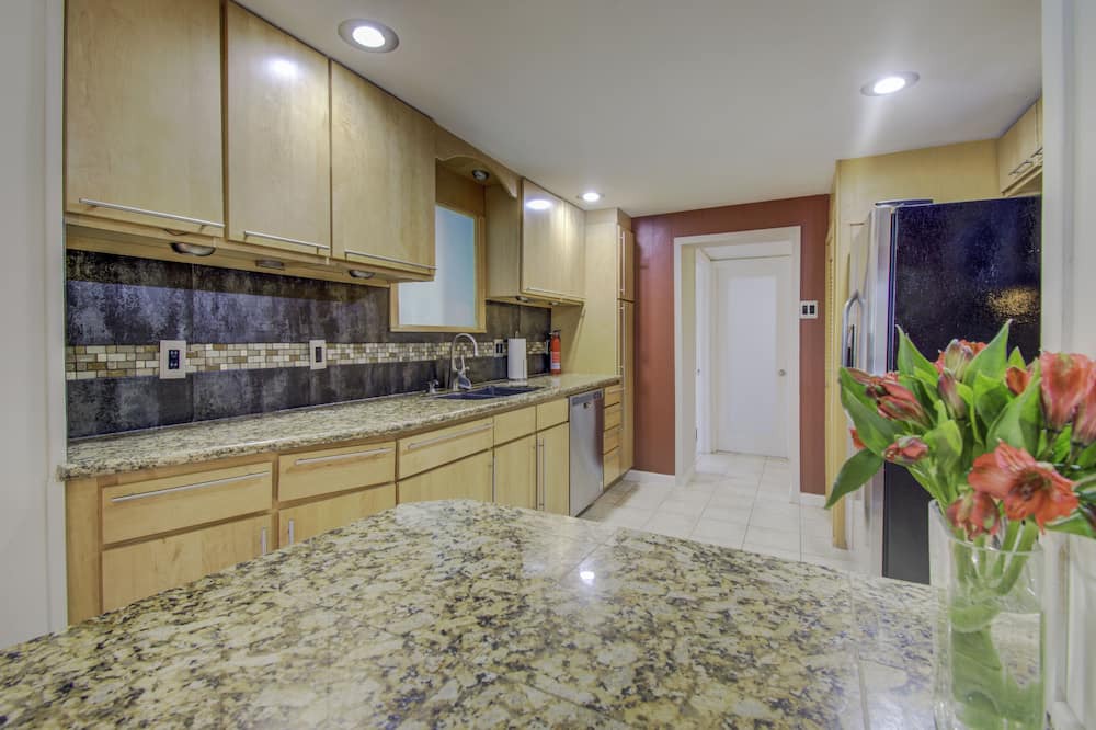 Photo of Kitchen in Mountain Club