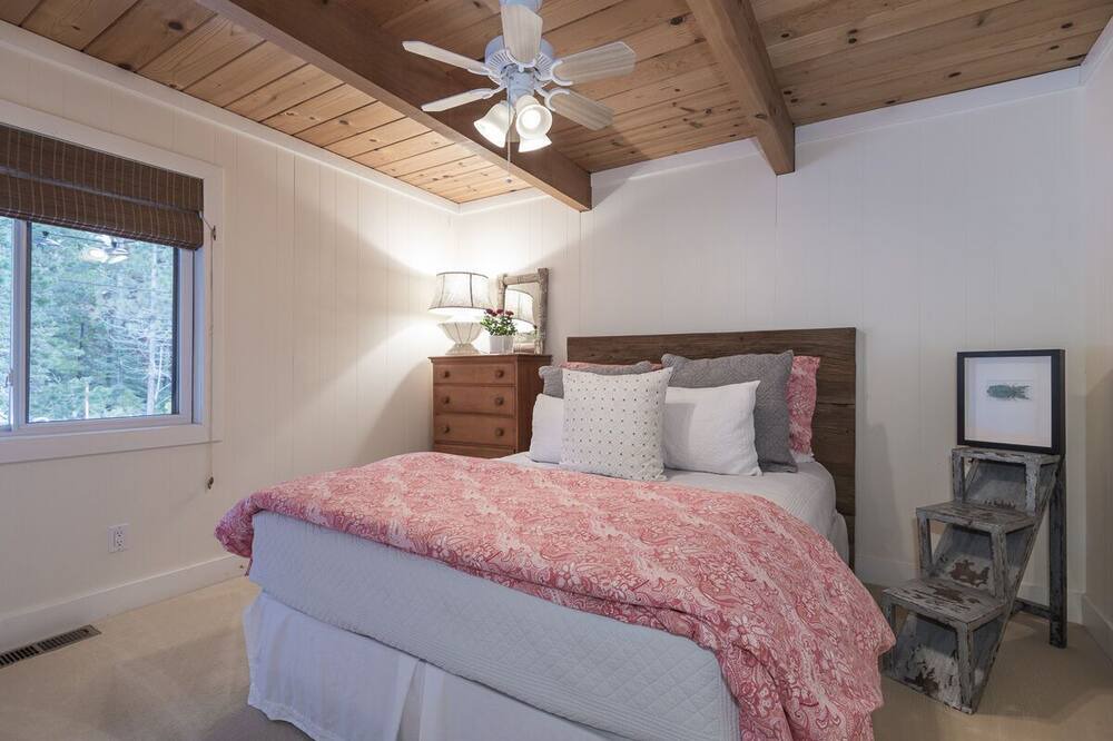 Photo of Bedroom in Chamberlands
