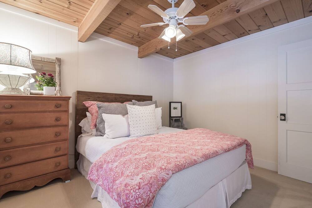 Photo of Bedroom in Chamberlands