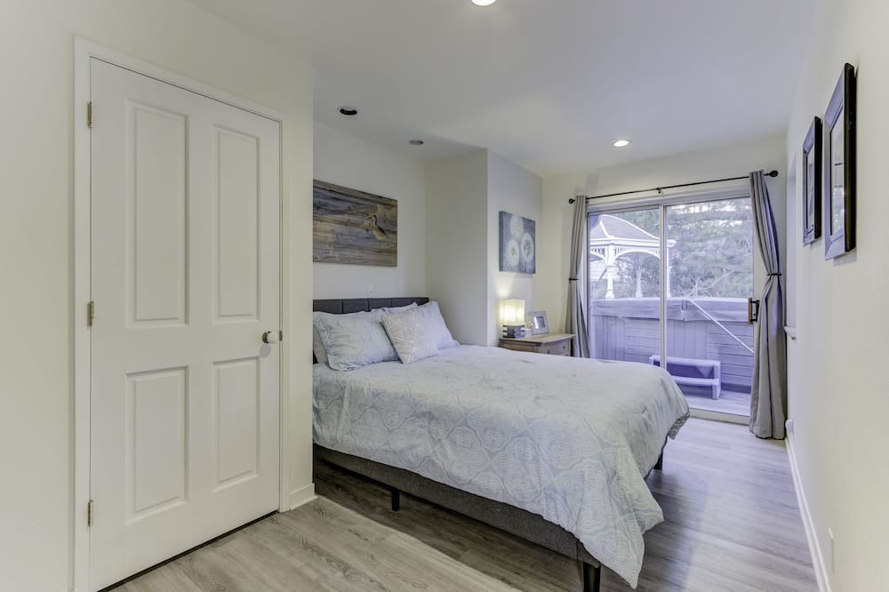 Photo of Bedroom in Gualala