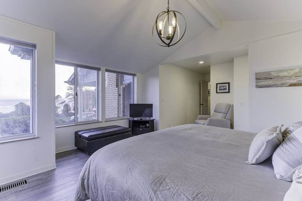 Photo of Bedroom in Gualala