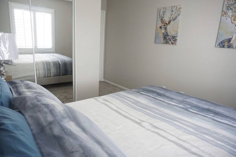 Photo of Bedroom in Ocean View Hills