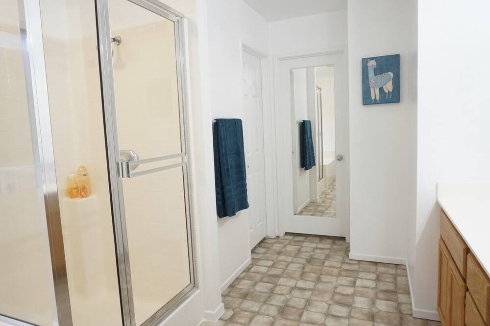 Photo of Bedroom in Ocean View Hills