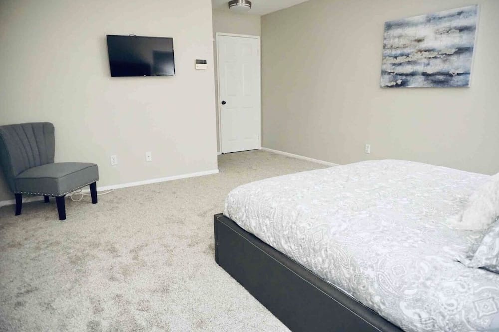 Photo of Bedroom in Ocean View Hills