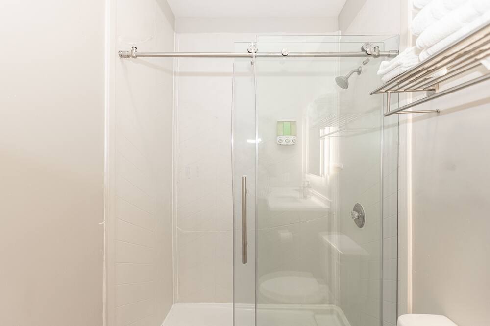 Photo of Bathroom in Midway District