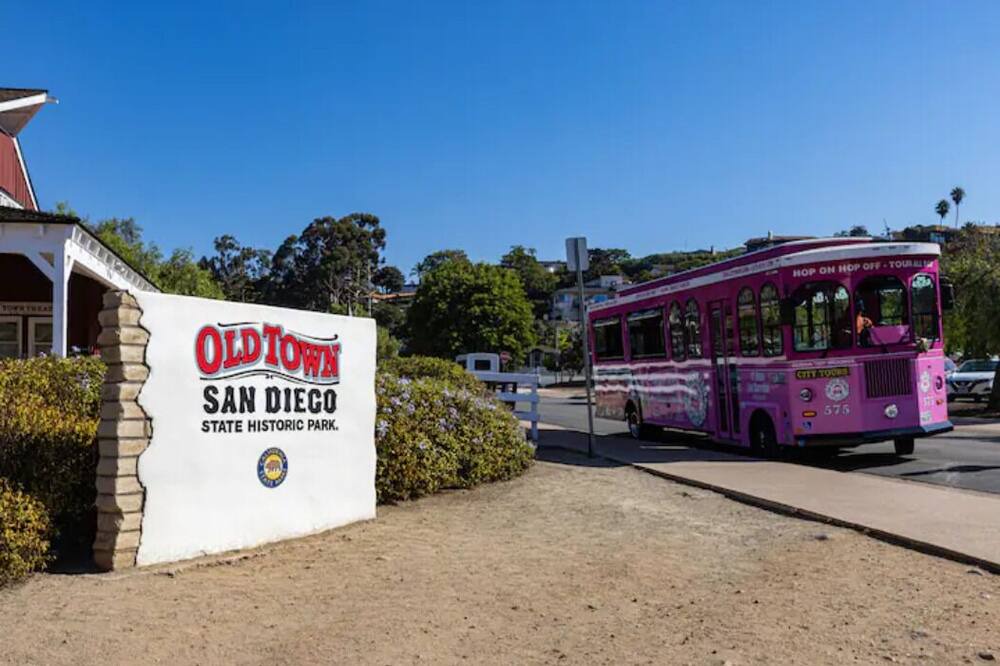 Photo of Outdoor in Midway District