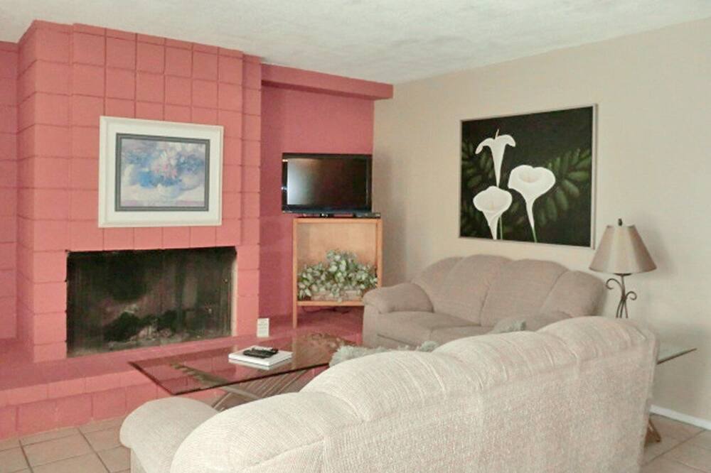 Photo of Livingroom in Sonora Sunrise
