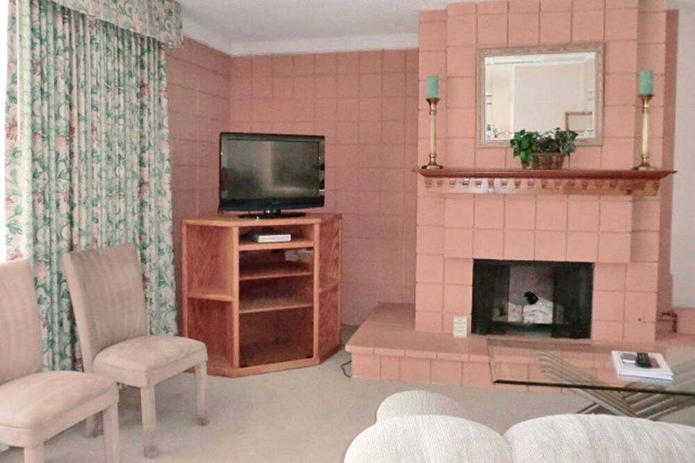 Photo of Livingroom in Sonora Sunrise