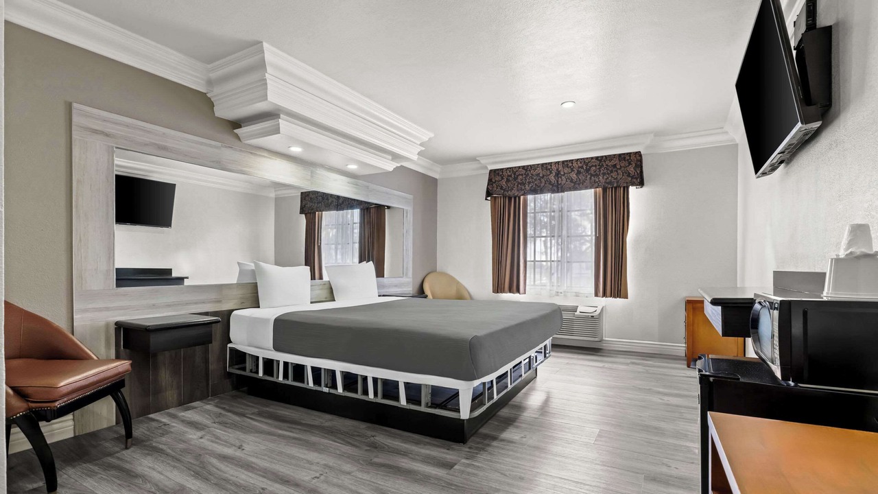 Photo of Bedroom in Santa Ana