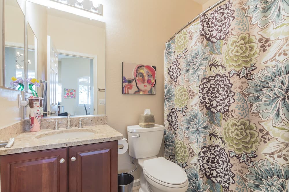 Photo of Bathroom in Oakwood