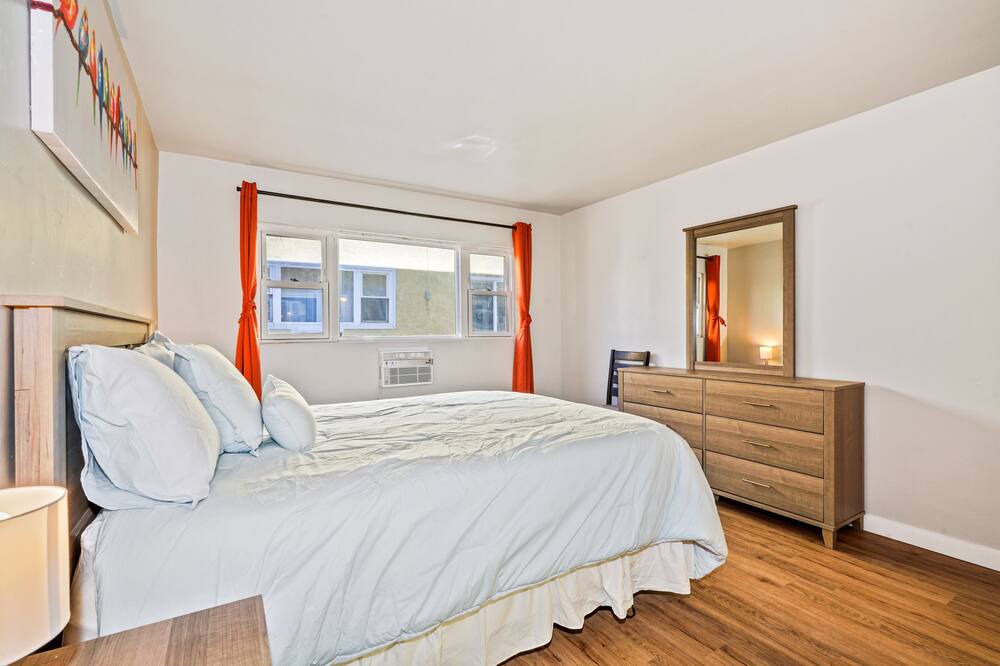 Photo of Bedroom in Logan Heights