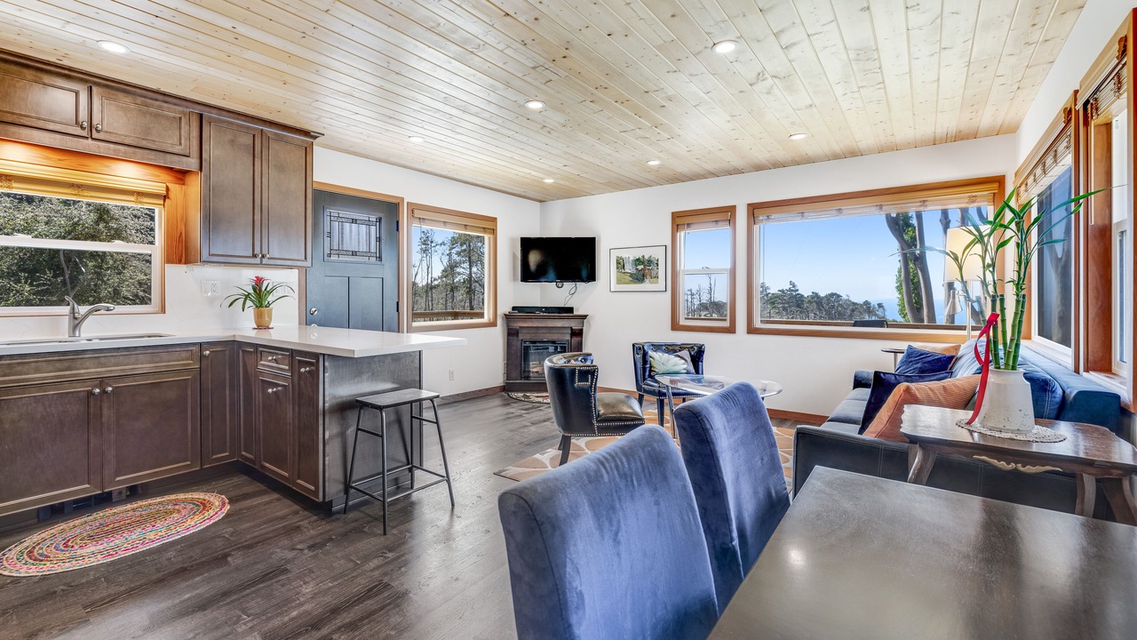 Photo of Livingroom in Gualala