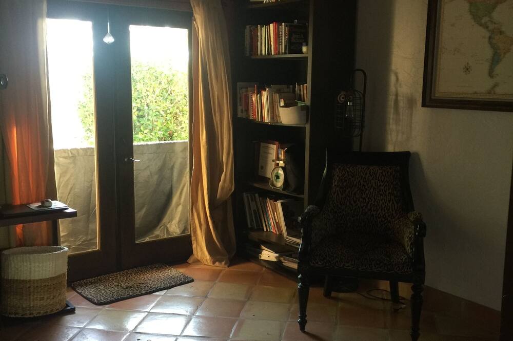 Photo of Livingroom in Palm Desert