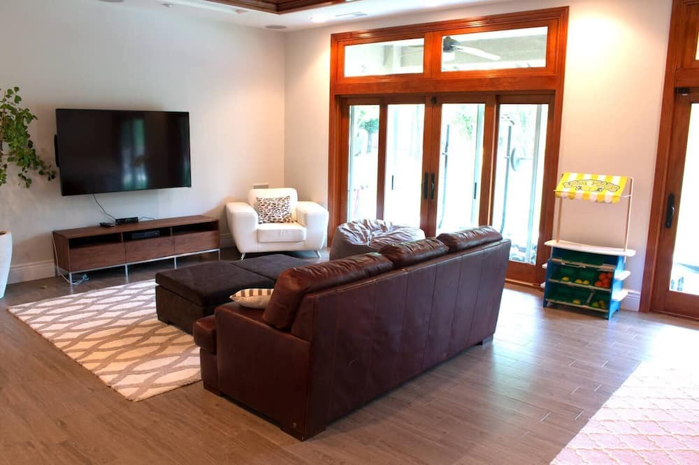 Photo of Livingroom in Chico